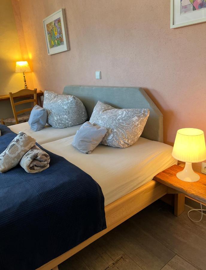 Gemuetliche Gaestezimmer In Einem Neu Sanierten Fachwerkhaus Sachsenheim Eksteriør billede